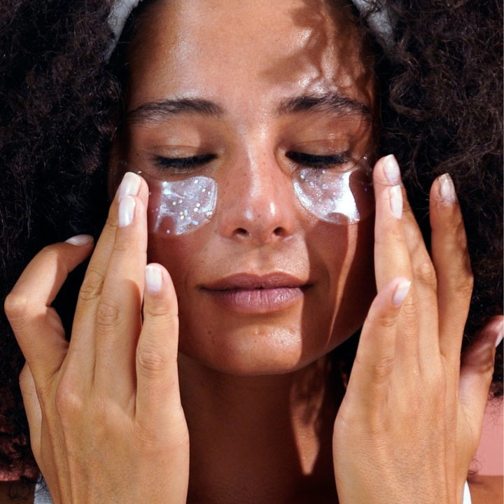 Eye and Lip Masks – Glitter – applying